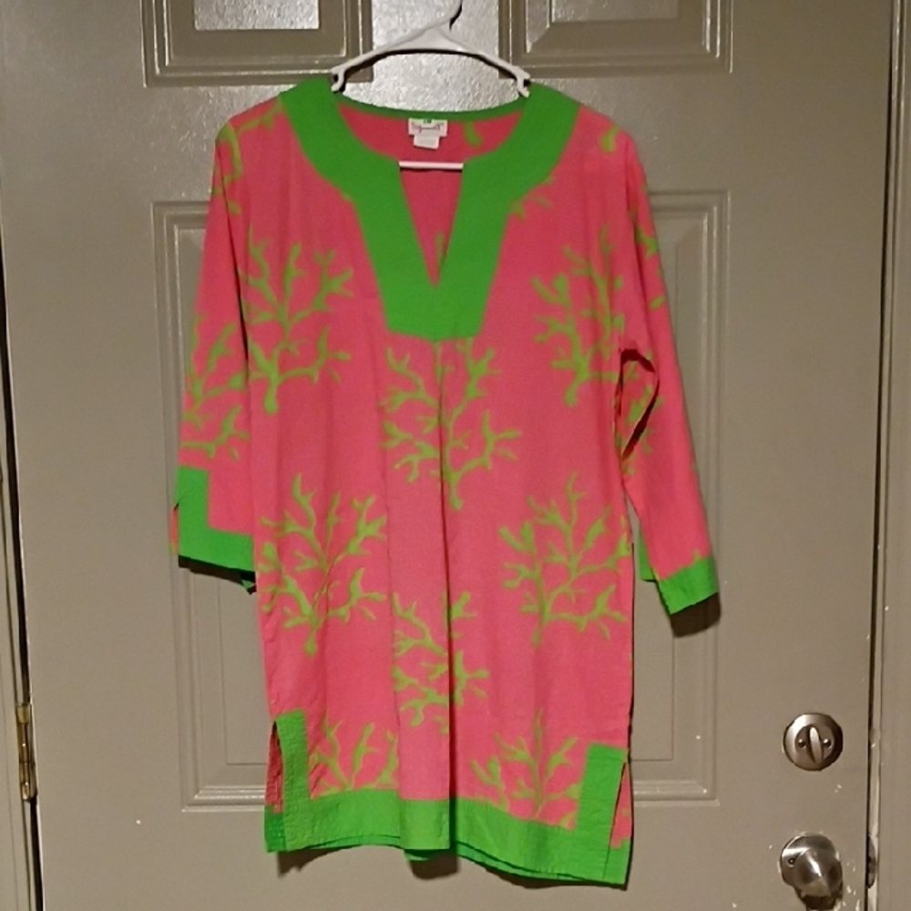 Top it off Tunic Woman Size S/M Pink and Green Tunic with Coral Pattern - Picture 6 of 7